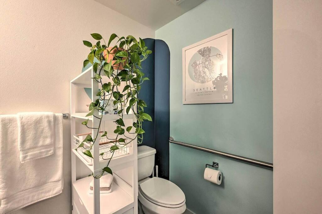 Stylish Ballard Studio 15 Mins From Space Needle Сиатъл Екстериор снимка