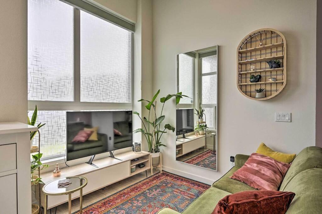 Stylish Ballard Studio 15 Mins From Space Needle Сиатъл Екстериор снимка